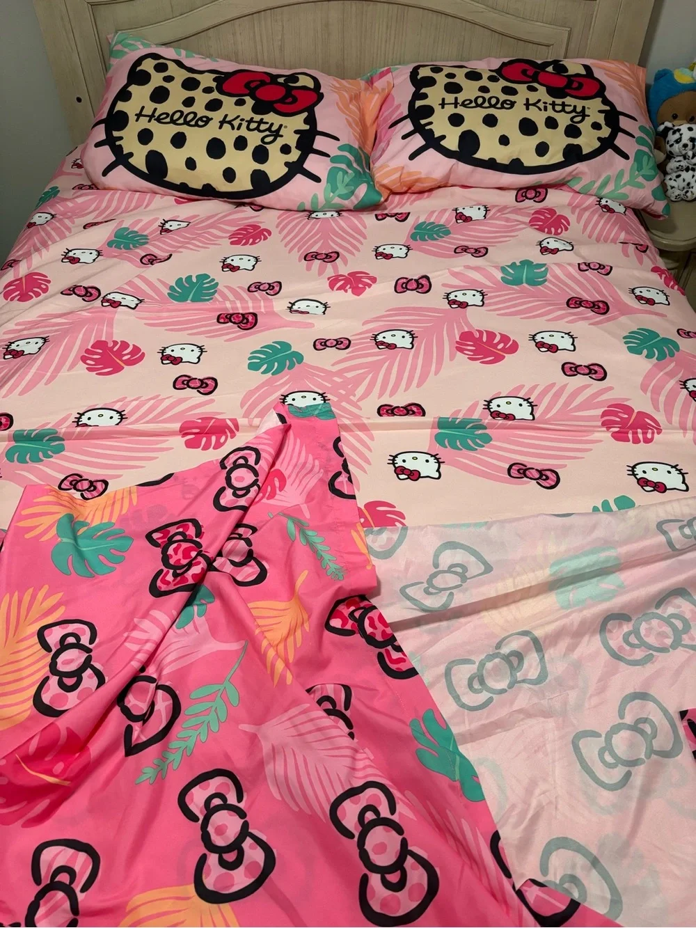 Hello Kitty Pink Leaf & Bow Kids Sheet Set